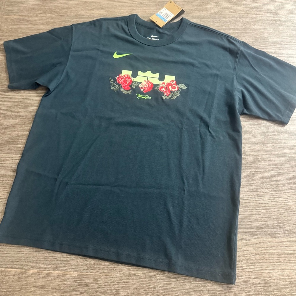 Nike LeBron Men's T-Shirt Max90 Sz M Basketball Tee Armory Navy